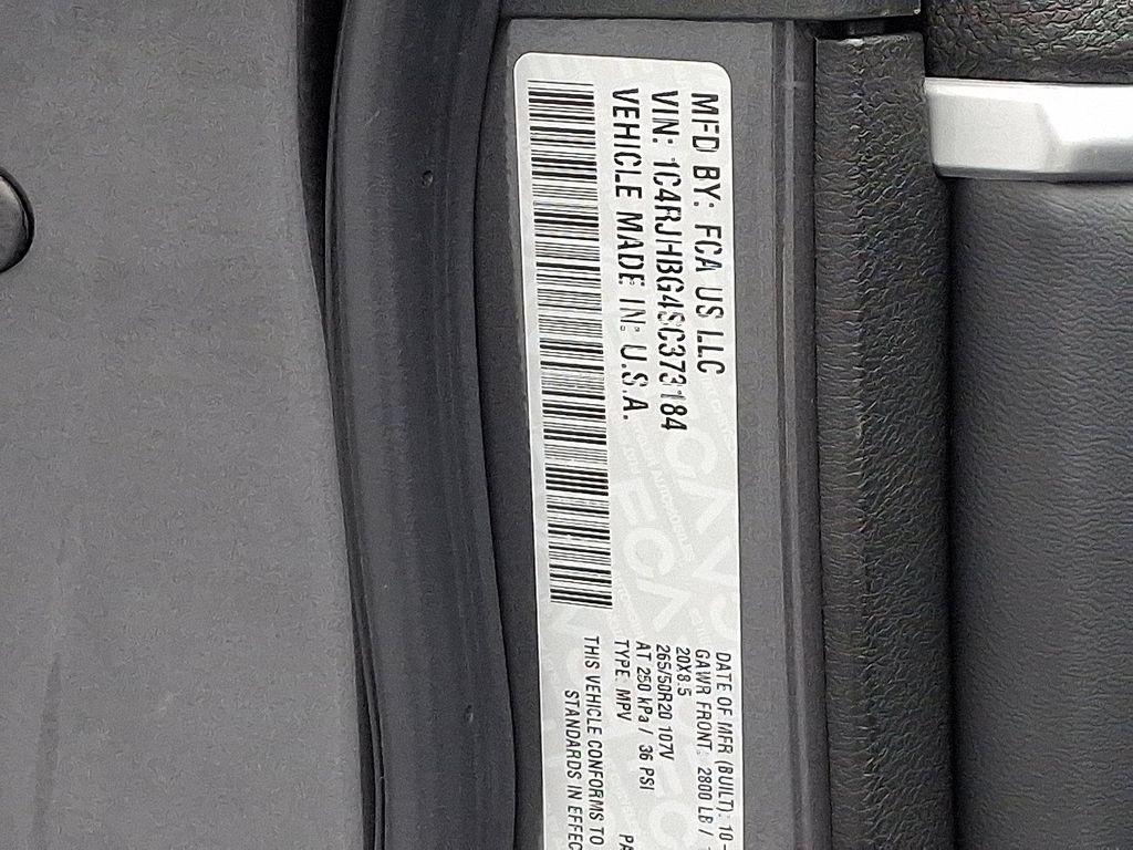 new 2025 Jeep Grand Cherokee car, priced at $51,999