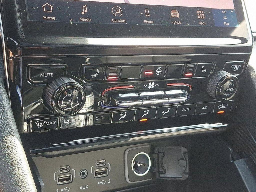 new 2025 Jeep Grand Cherokee car, priced at $52,199