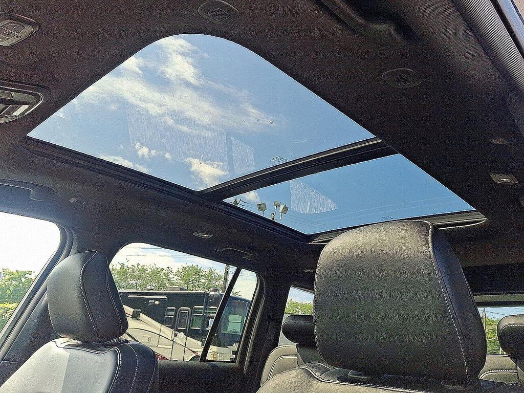 new 2025 Jeep Grand Cherokee car, priced at $52,199