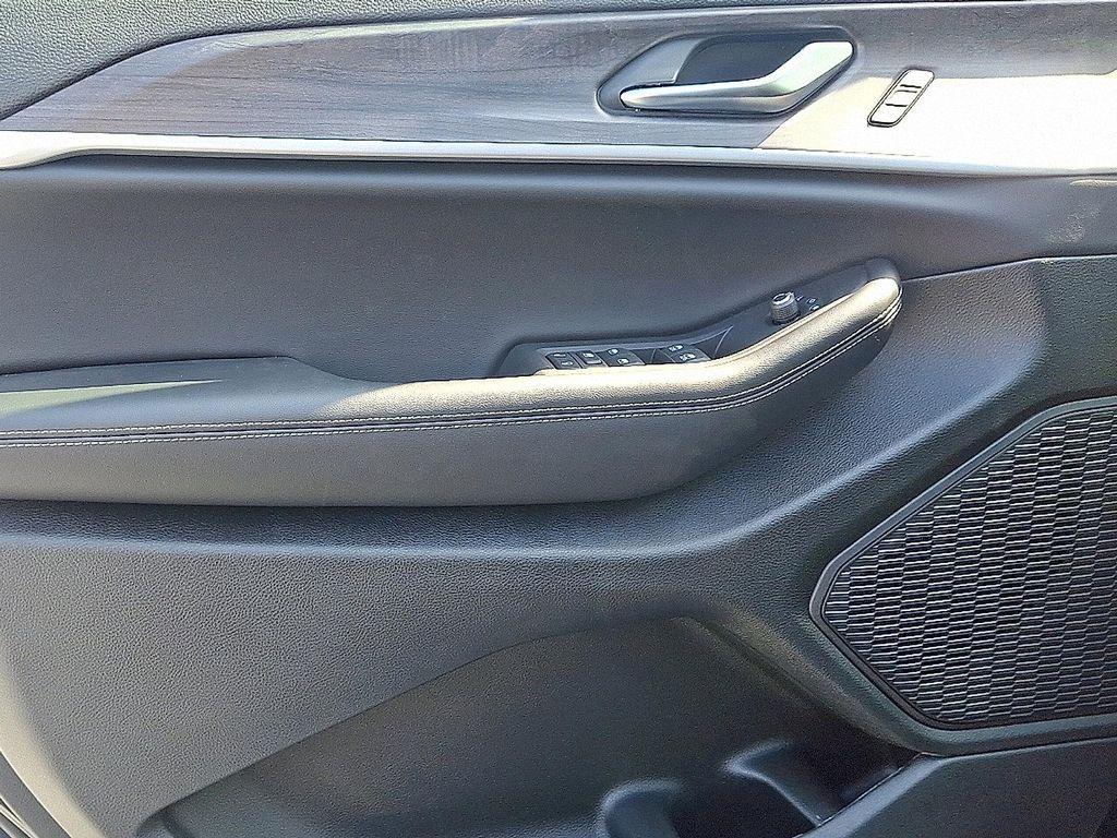 new 2025 Jeep Grand Cherokee car, priced at $52,199