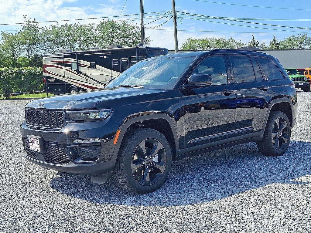 new 2025 Jeep Grand Cherokee car, priced at $52,199