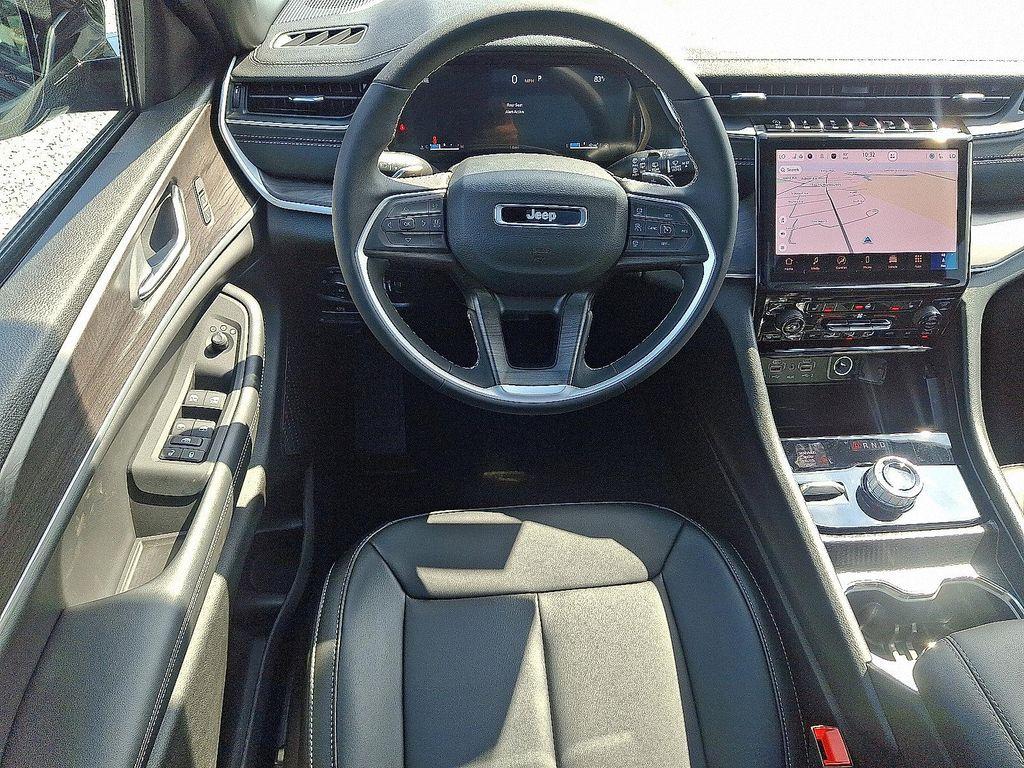 new 2025 Jeep Grand Cherokee car, priced at $52,199