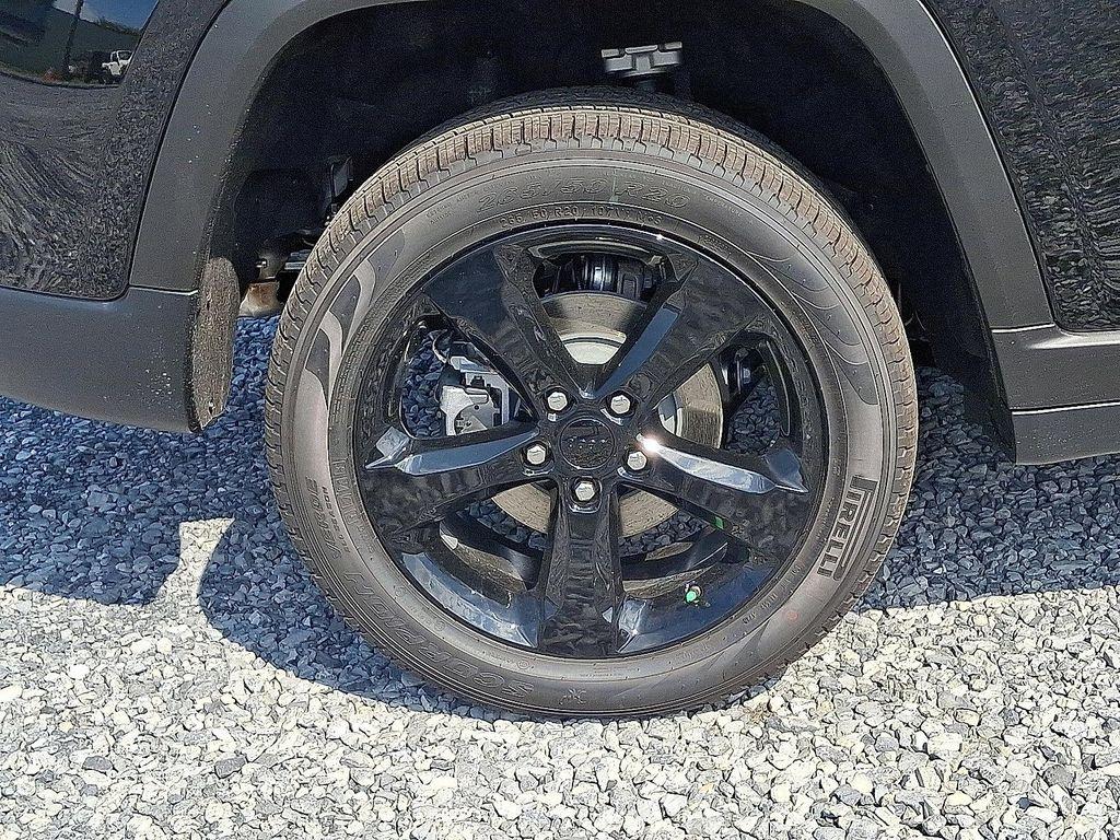 new 2025 Jeep Grand Cherokee car, priced at $52,199