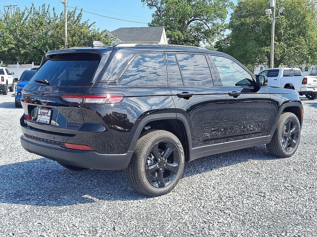 new 2025 Jeep Grand Cherokee car, priced at $52,199