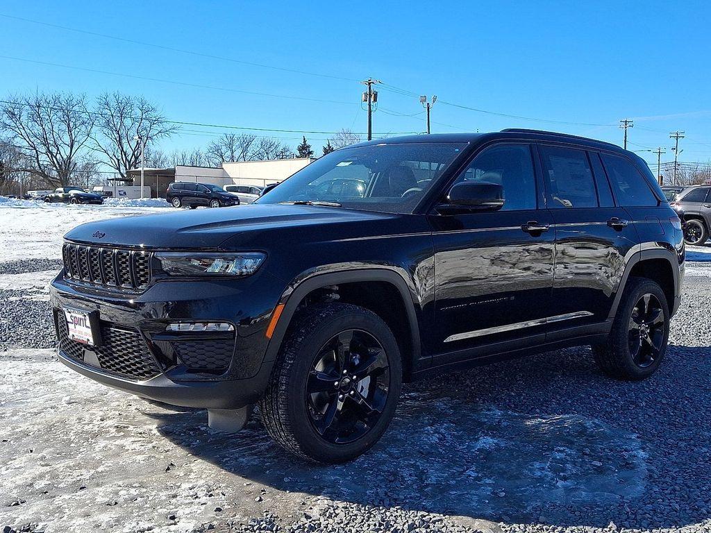 new 2025 Jeep Grand Cherokee car, priced at $52,199