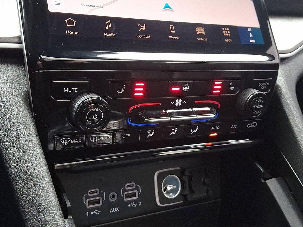 used 2024 Jeep Grand Cherokee car, priced at $28,500