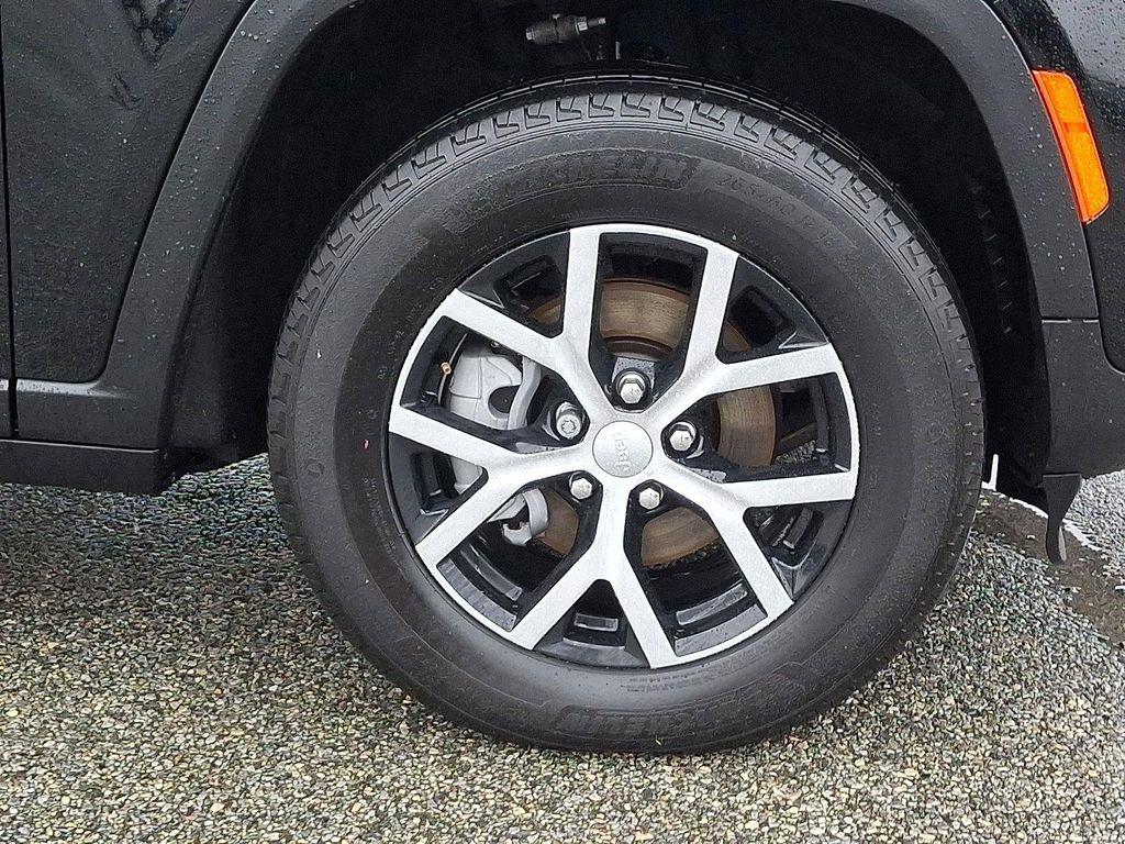 used 2024 Jeep Grand Cherokee car, priced at $28,500