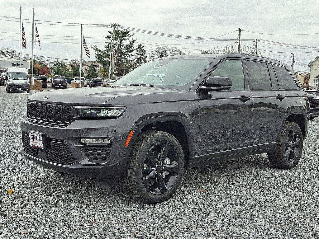 new 2025 Jeep Grand Cherokee car, priced at $52,199