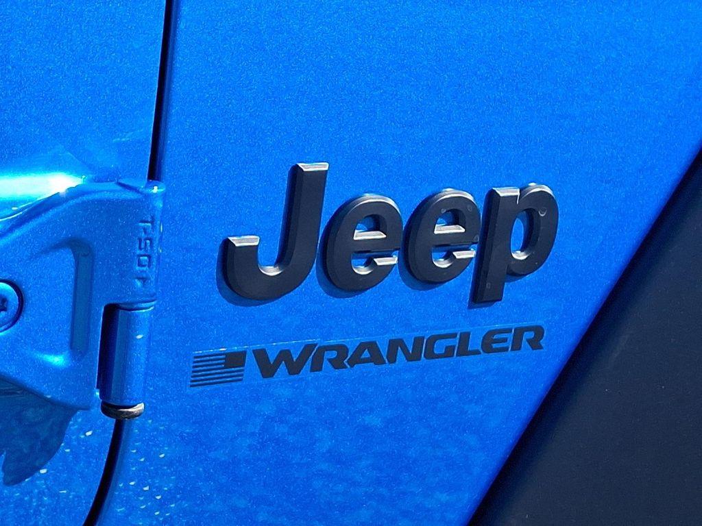 new 2025 Jeep Wrangler car, priced at $48,423
