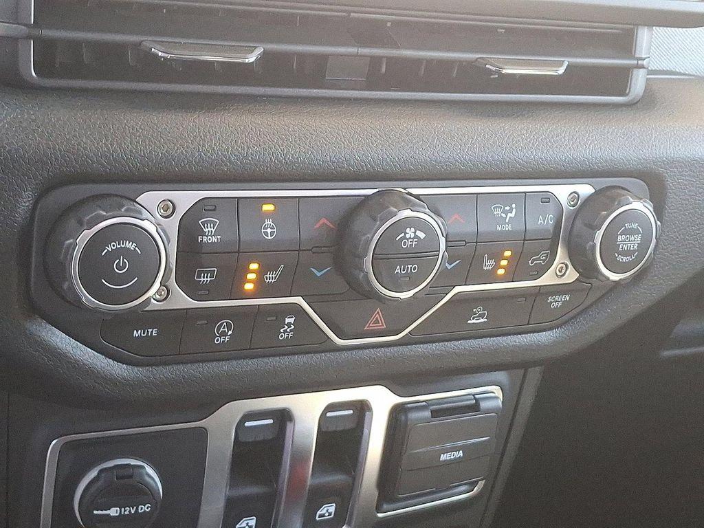 new 2025 Jeep Wrangler car, priced at $42,215