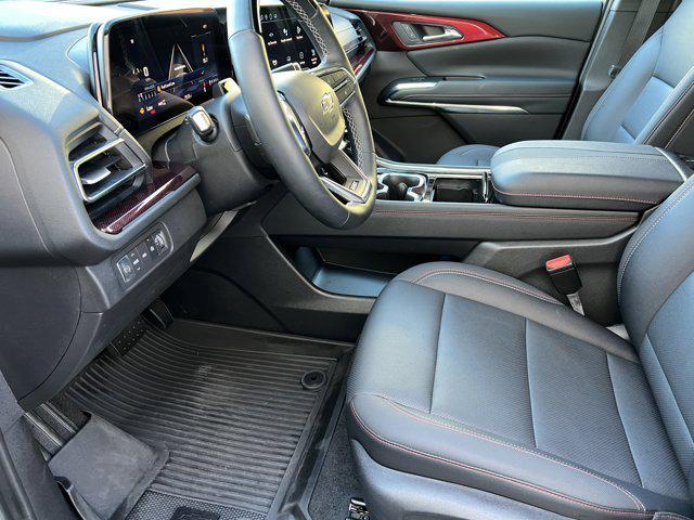 used 2025 Chevrolet Traverse car, priced at $45,997