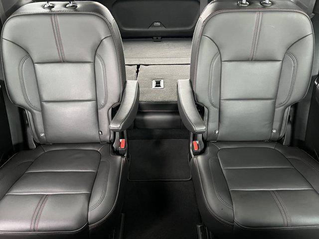 used 2023 Chevrolet Traverse car, priced at $33,697