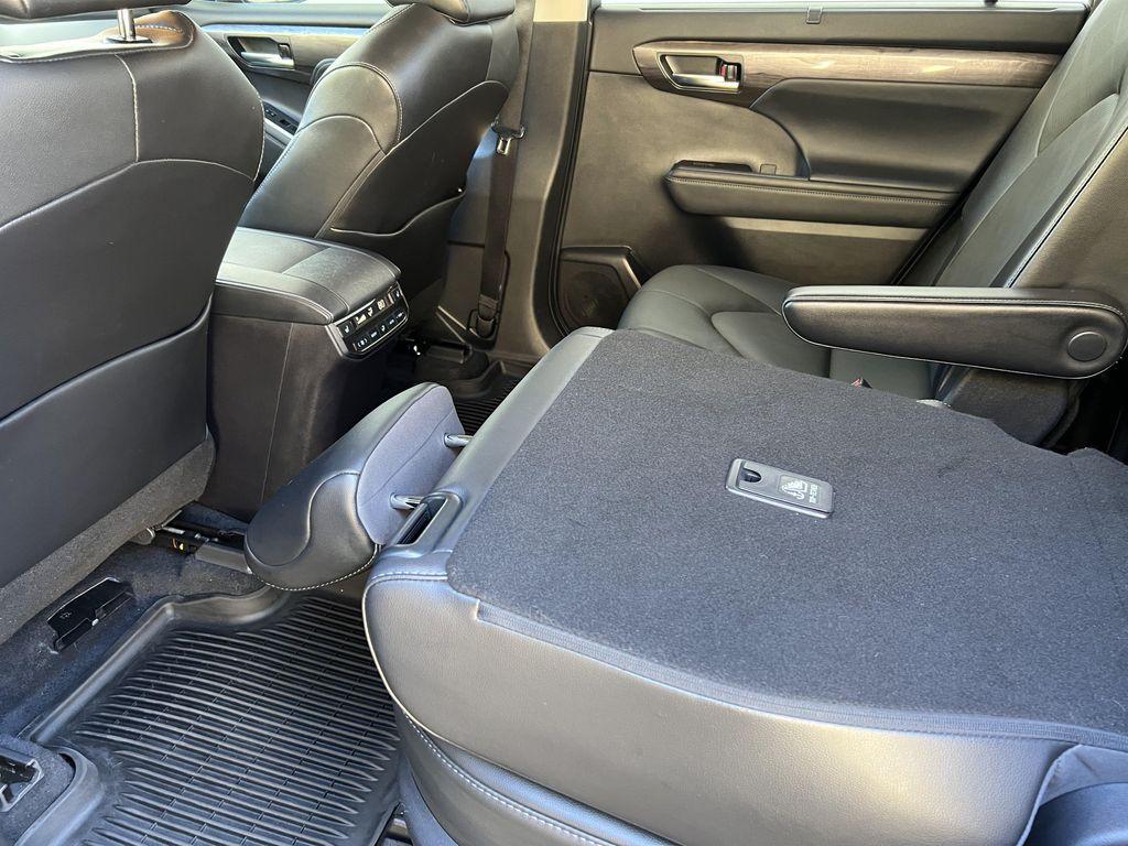 used 2022 Toyota Highlander car, priced at $39,597
