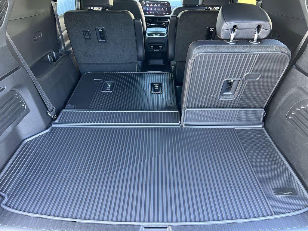 new 2026 Chevrolet Traverse car, priced at $56,197