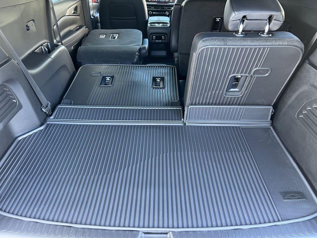 new 2026 Chevrolet Traverse car, priced at $56,197