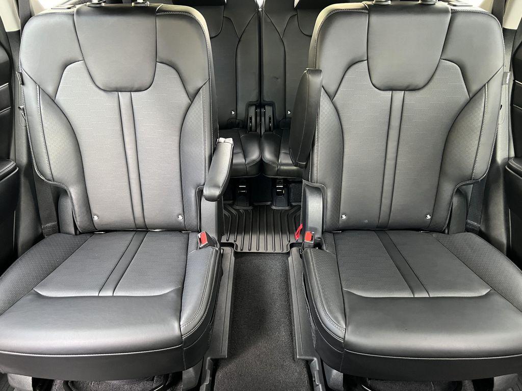 used 2025 Kia Sorento car, priced at $39,497