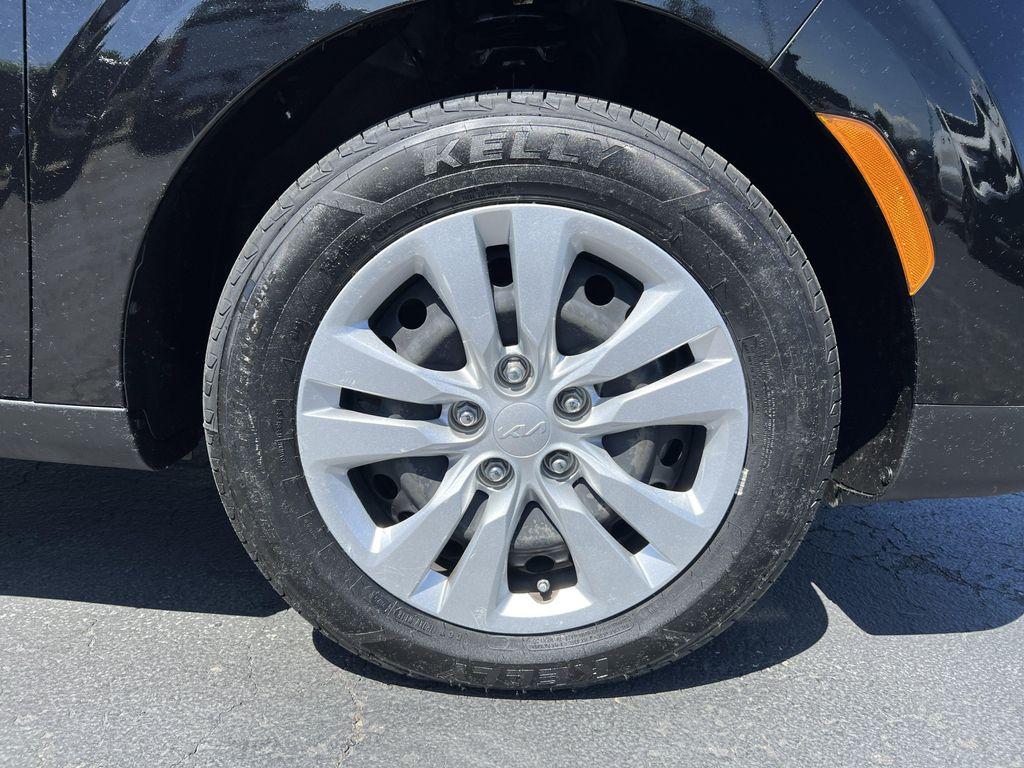 used 2023 Kia Soul car, priced at $13,097