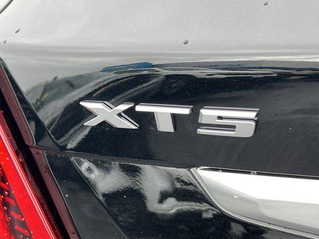 new 2026 Cadillac XT5 car, priced at $56,997