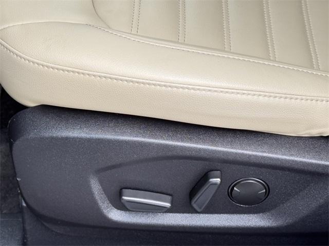 used 2024 Ford Edge car, priced at $28,300