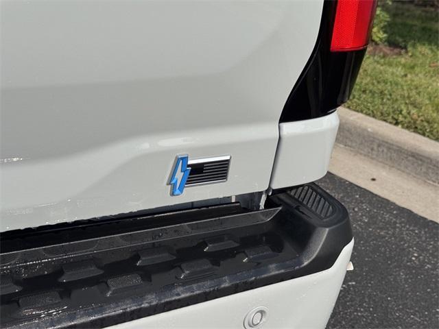 new 2024 Ford F-150 Lightning car