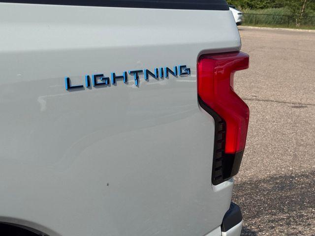 new 2024 Ford F-150 Lightning car