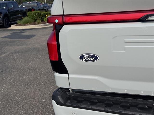 new 2024 Ford F-150 Lightning car