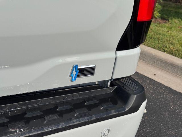 new 2024 Ford F-150 Lightning car