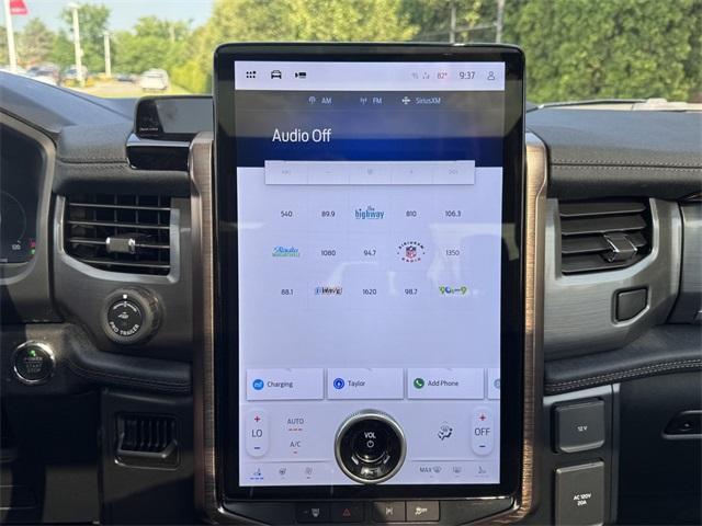 new 2024 Ford F-150 Lightning car