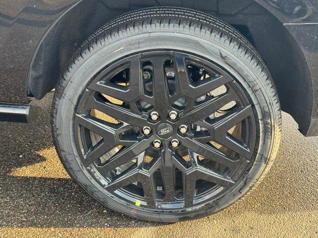 new 2026 Ford Expedition car, priced at $84,155