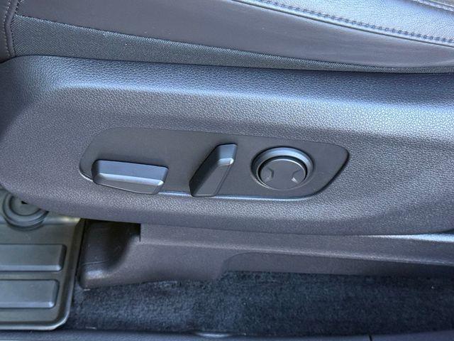 used 2024 Kia Carnival car, priced at $32,889
