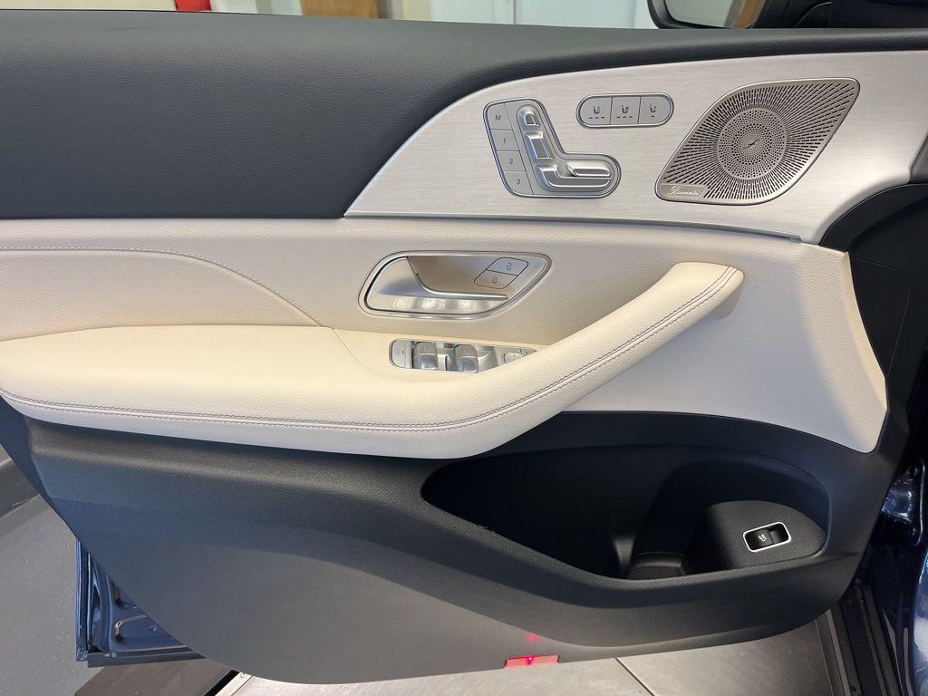 new 2026 Mercedes-Benz GLS 450 car, priced at $91,785