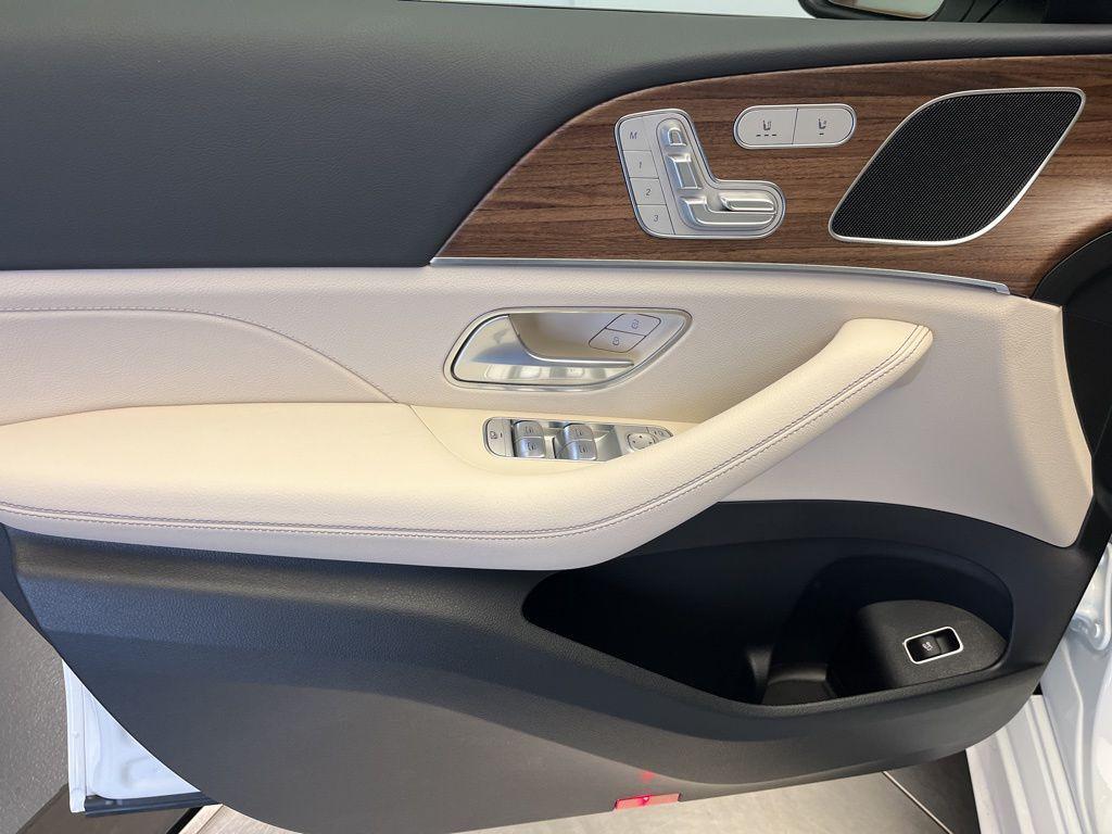 new 2026 Mercedes-Benz GLE 450 car, priced at $80,680