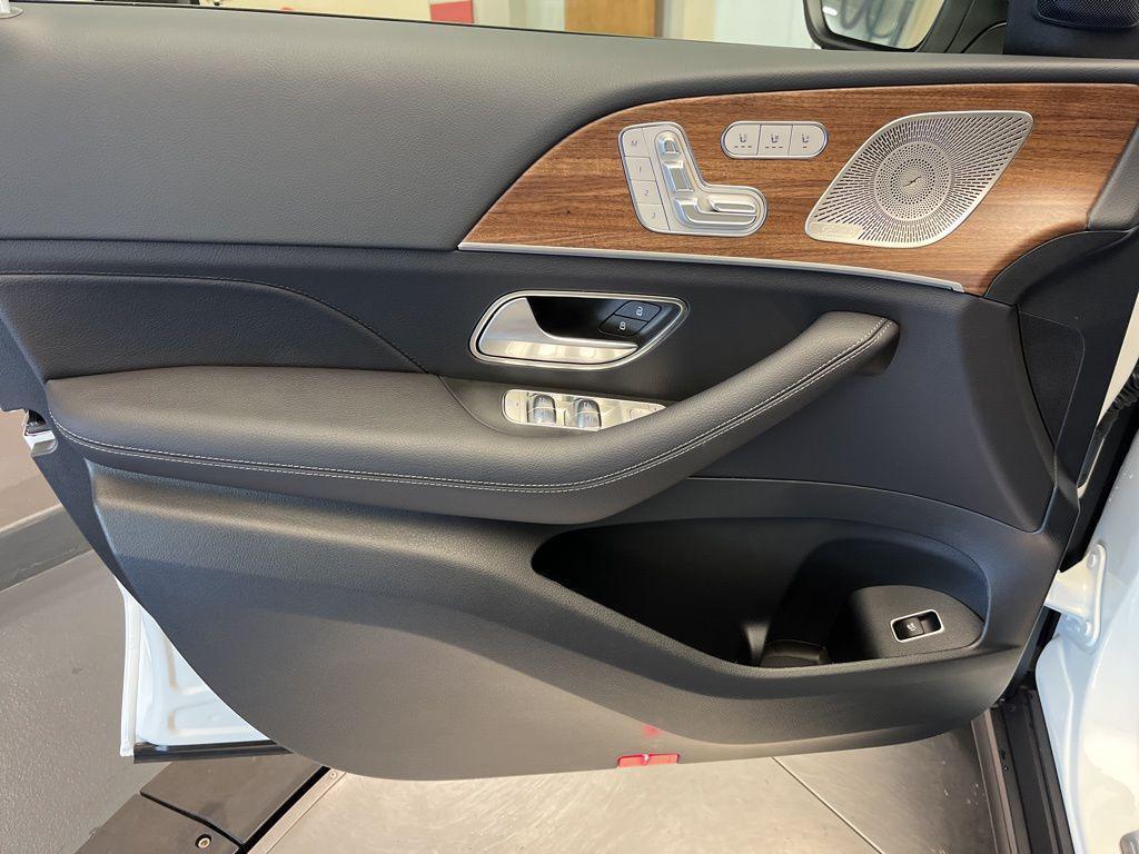 new 2026 Mercedes-Benz GLS 450 car, priced at $93,565