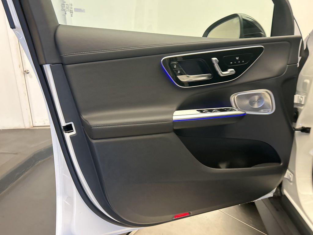 new 2026 Mercedes-Benz GLC 300 car, priced at $60,585