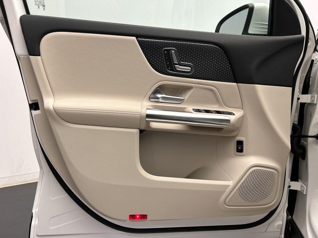 used 2025 Mercedes-Benz GLA 250 car, priced at $39,850