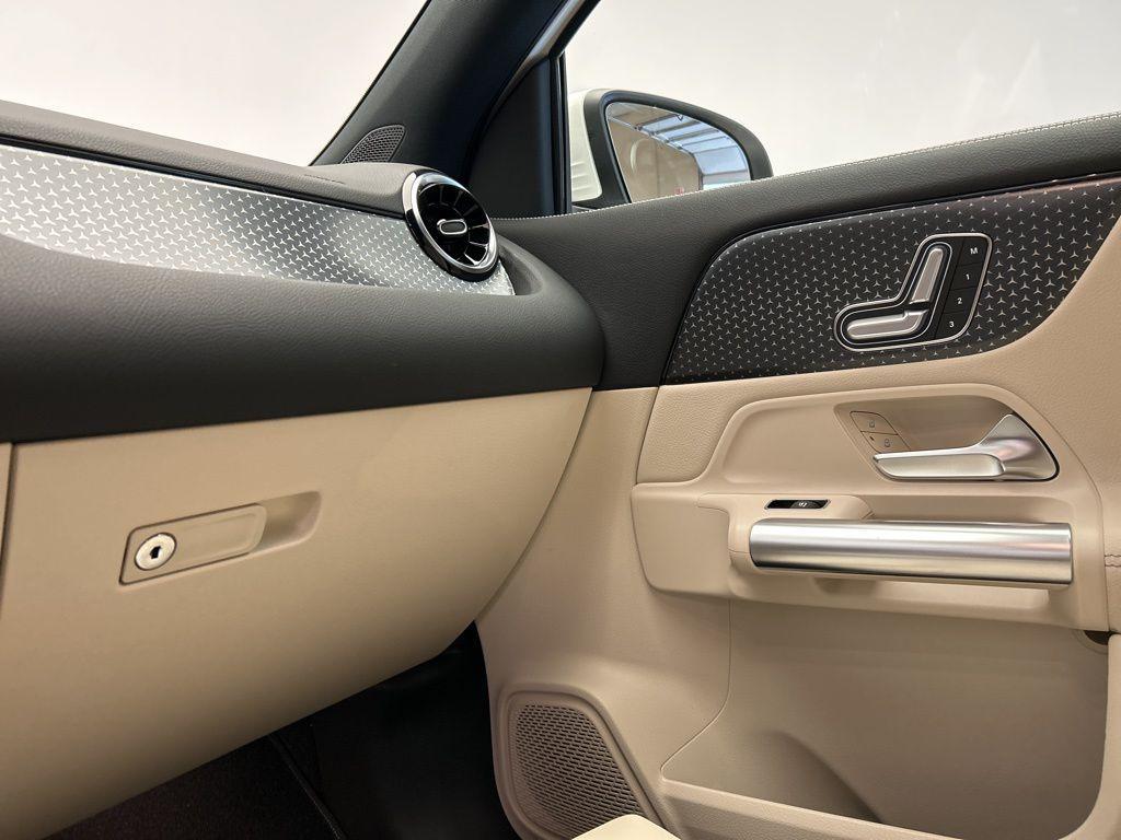 used 2025 Mercedes-Benz GLA 250 car, priced at $39,850