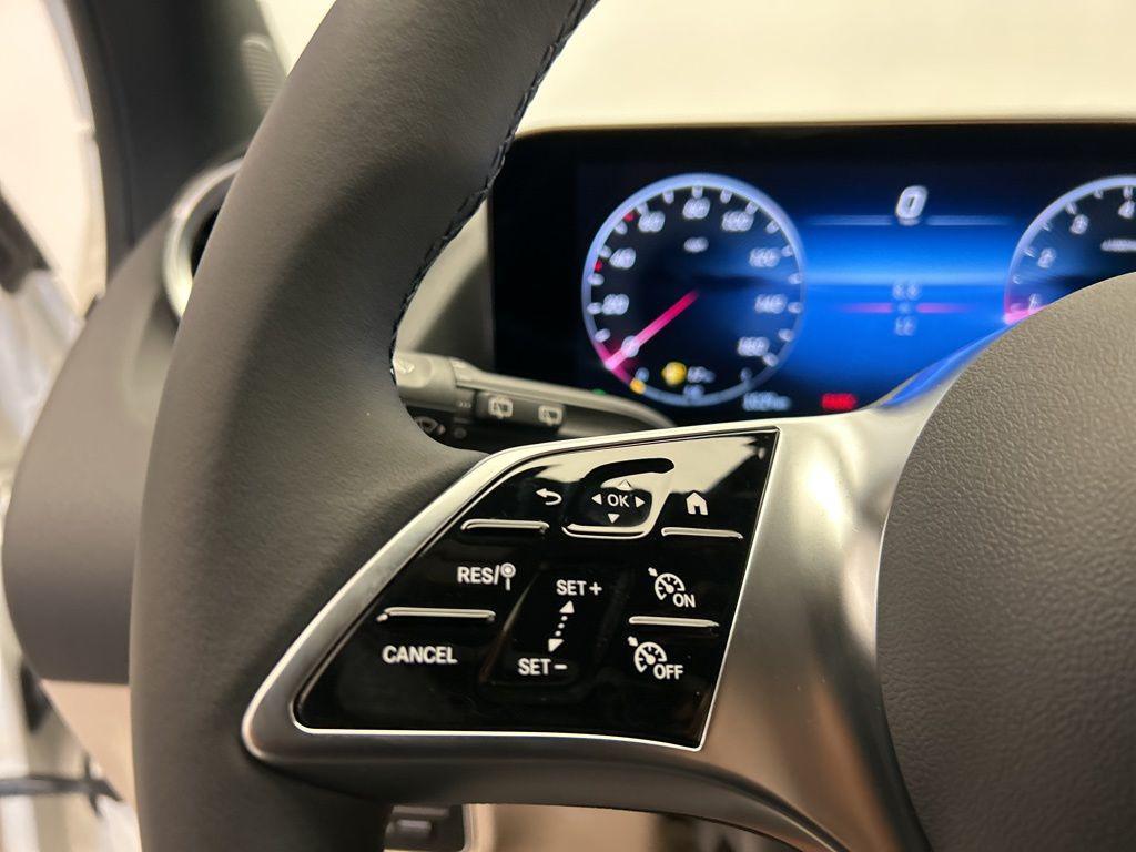 new 2025 Mercedes-Benz GLA 250 car, priced at $44,250