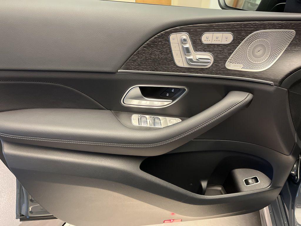 new 2026 Mercedes-Benz GLE 450 car, priced at $79,700