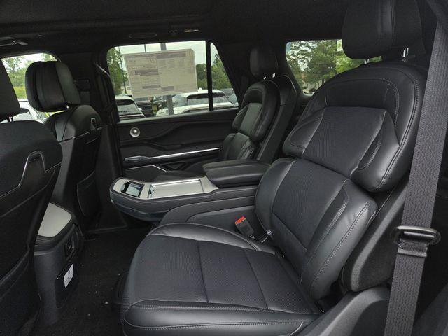 new 2026 Lincoln Navigator car, priced at $101,907