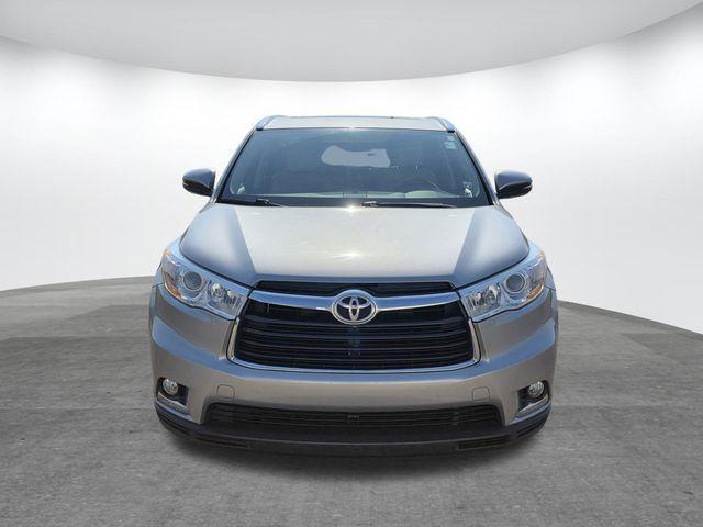 used 2015 Toyota Highlander car, priced at $17,900