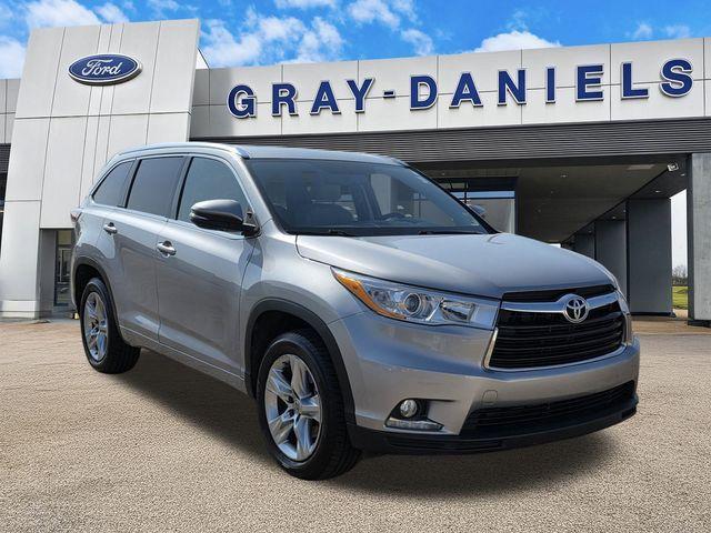 used 2015 Toyota Highlander car, priced at $17,900