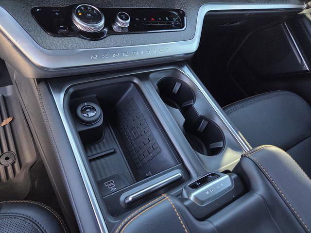 new 2025 Ford Expedition car, priced at $76,892