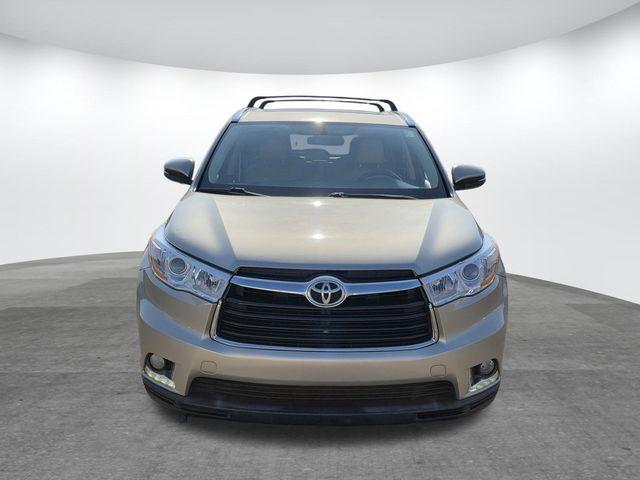 used 2015 Toyota Highlander car, priced at $11,900
