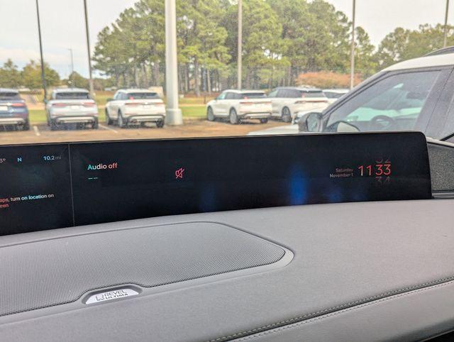 new 2025 Lincoln Navigator car, priced at $101,802