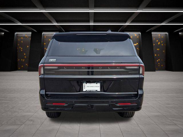 new 2025 Lincoln Navigator car, priced at $101,802