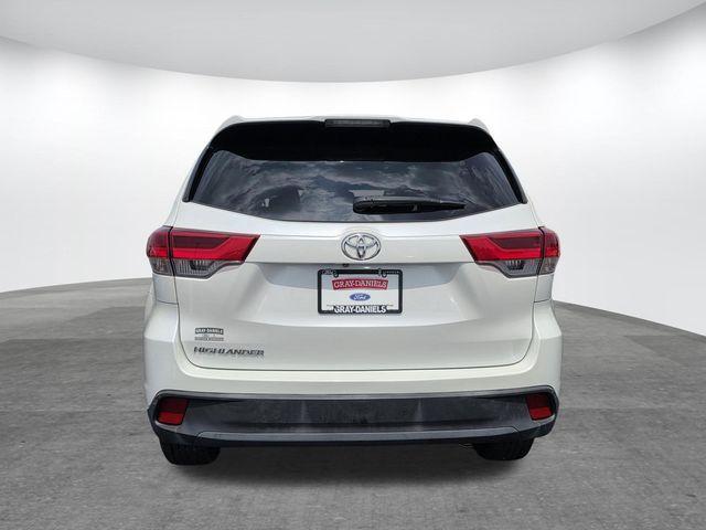 used 2019 Toyota Highlander car, priced at $19,800