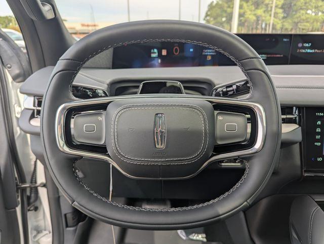 new 2025 Lincoln Navigator car, priced at $105,162