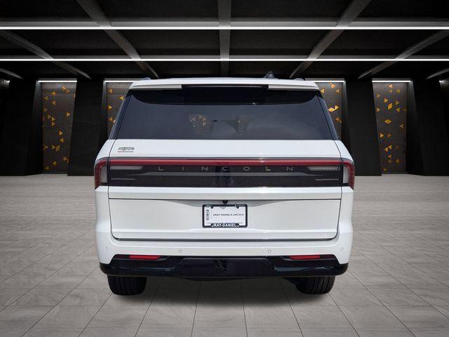 new 2025 Lincoln Navigator car, priced at $105,162