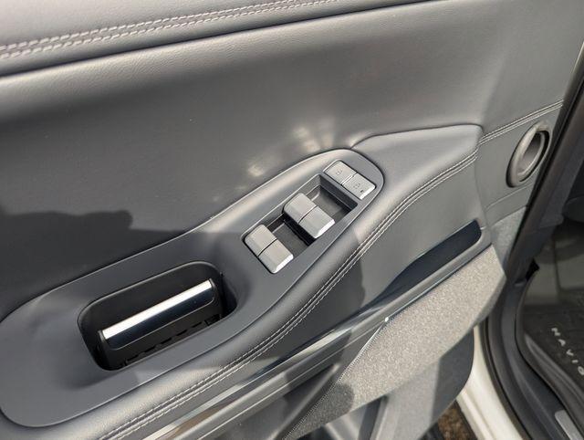 new 2025 Lincoln Navigator car, priced at $105,162