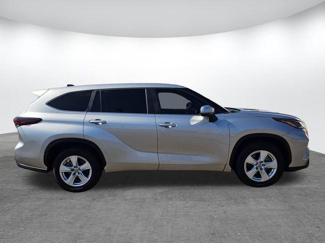used 2024 Toyota Highlander car, priced at $36,100